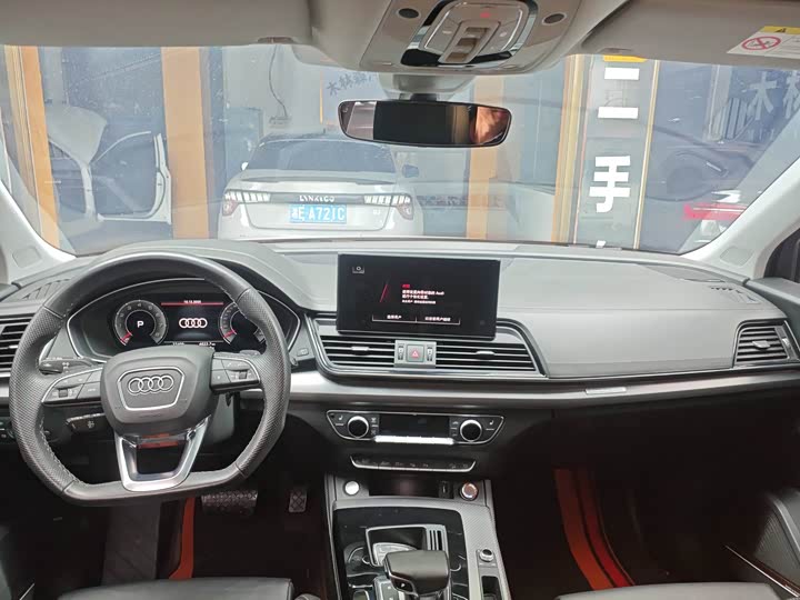 Фото 7 - Audi Q5L