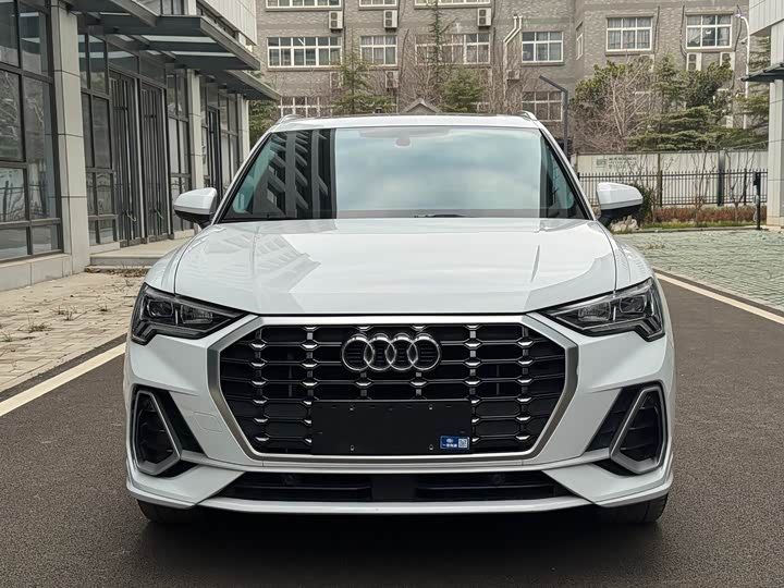 Фото 2 - Audi Q3
