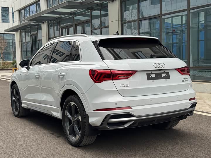 Фото 6 - Audi Q3