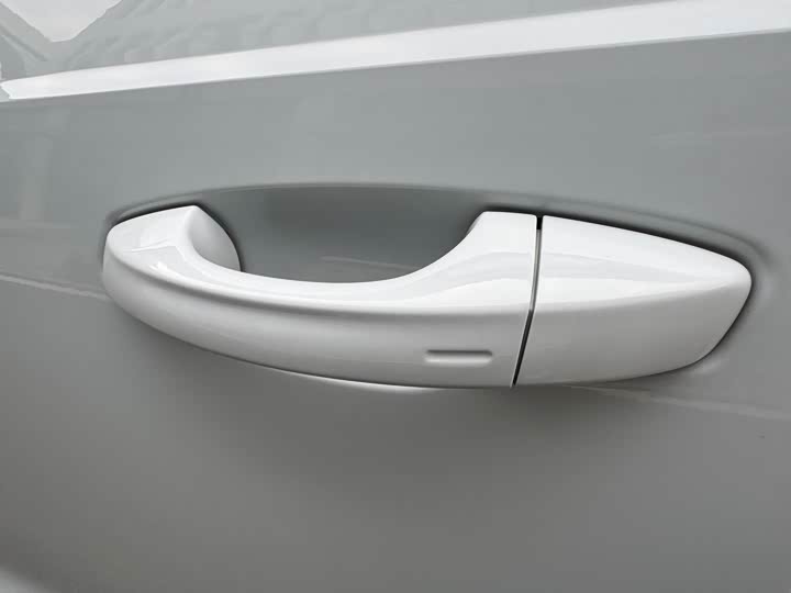 Фото 8 - Audi Q3