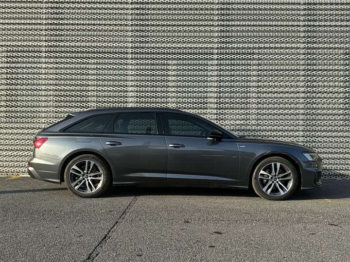 Фото 4 - Audi A6