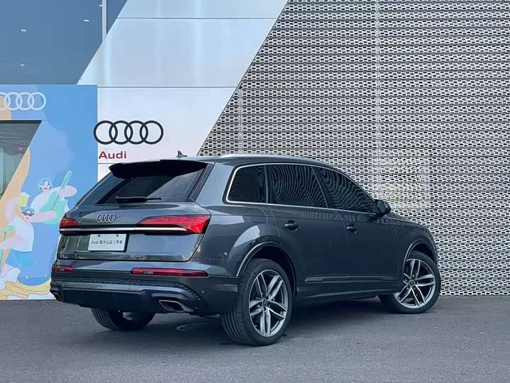 Фото 4 - Audi Q7