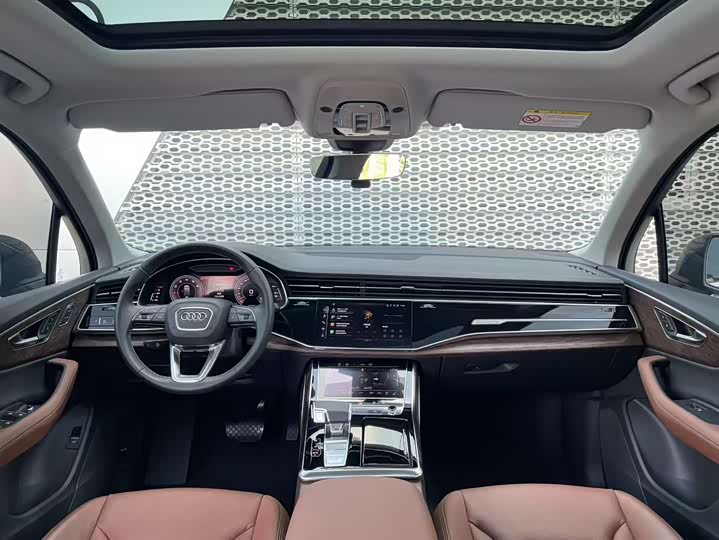 Фото 6 - Audi Q7