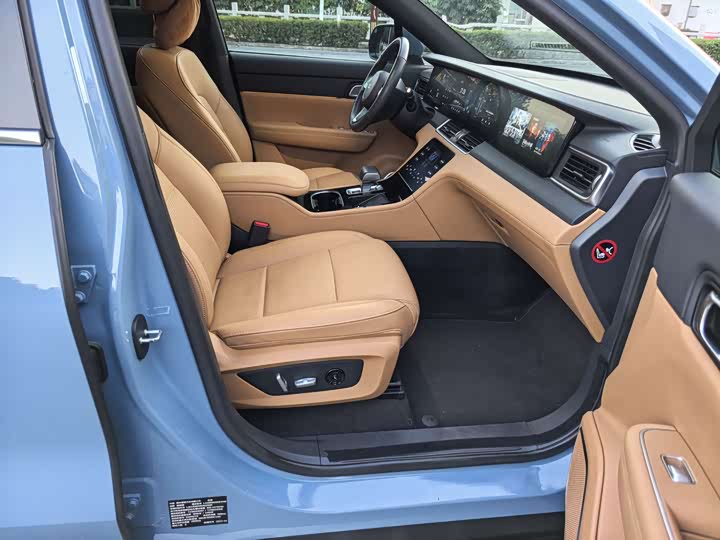 Фото 8 - LiXiang One