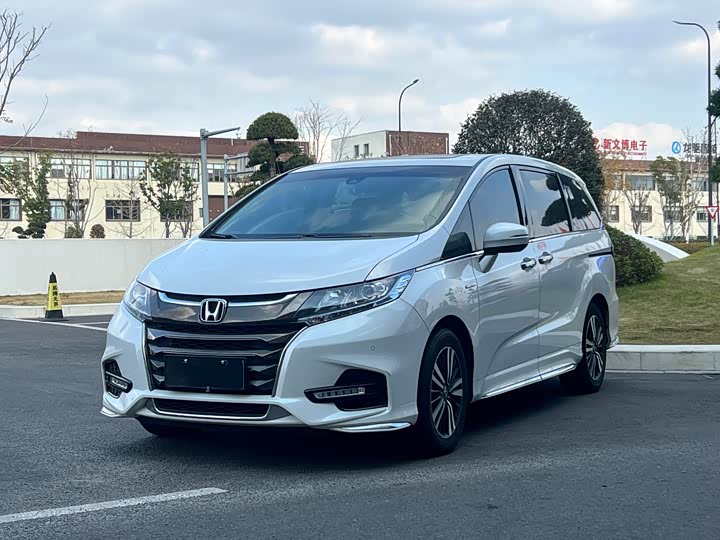 Фото 1 - Honda Odyssey