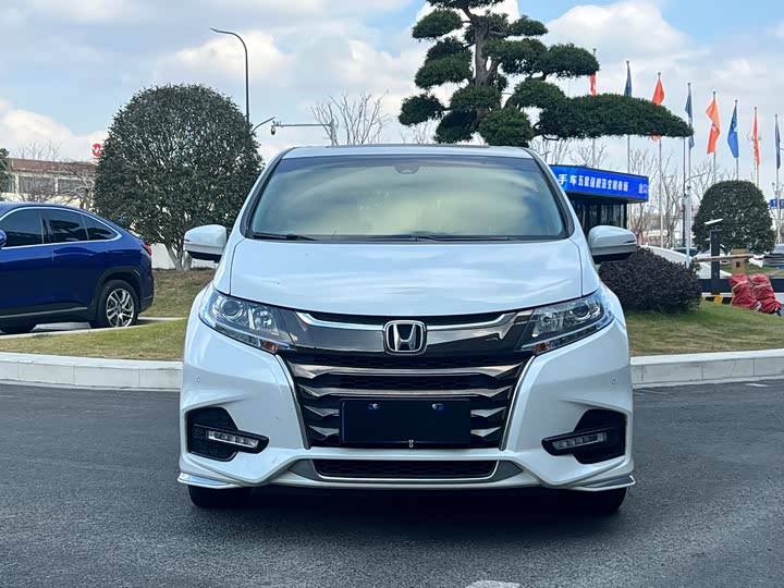 Фото 2 - Honda Odyssey