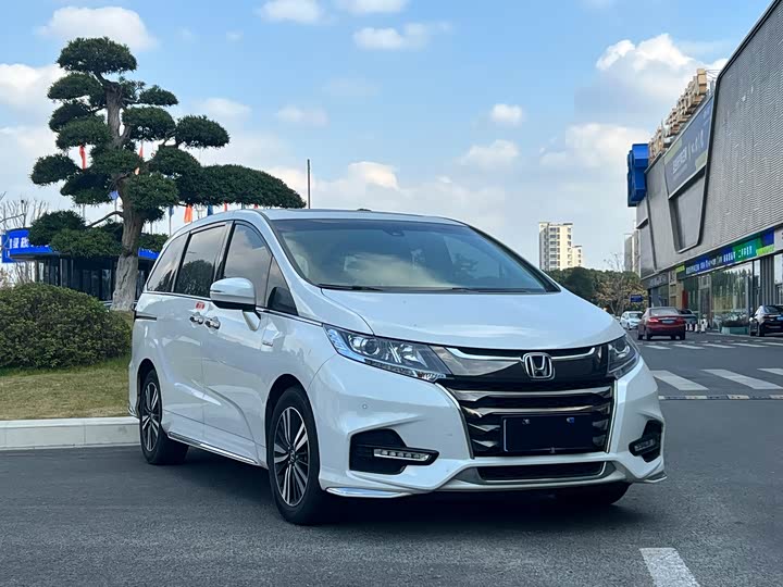 Фото 3 - Honda Odyssey