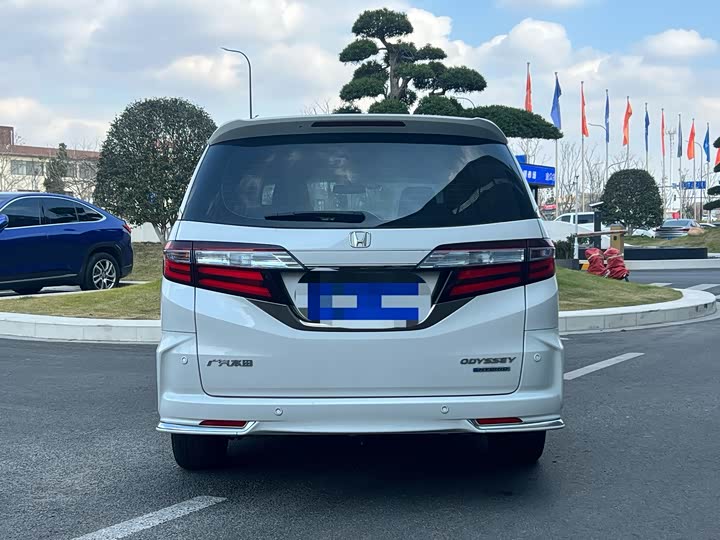 Фото 8 - Honda Odyssey