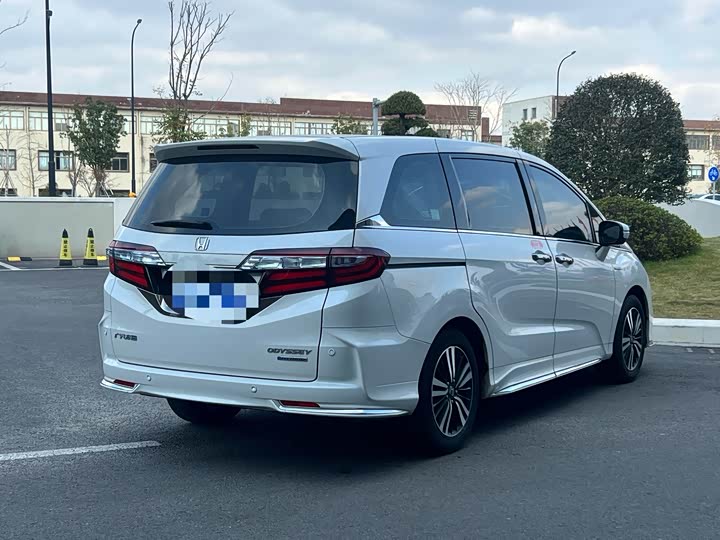 Фото 9 - Honda Odyssey