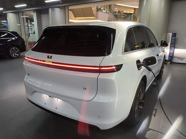 Фото 7 - LiXiang L6