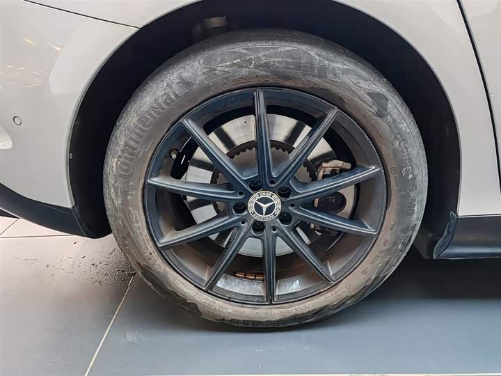 Фото 9 - Mercedes-Benz EQE