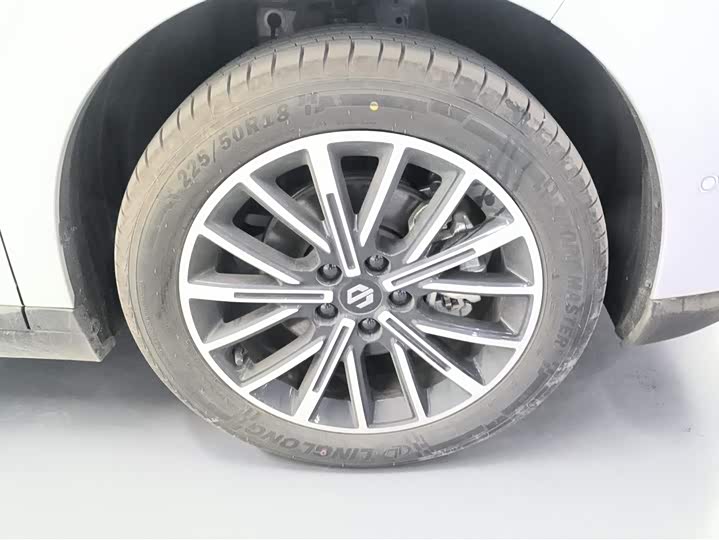 Фото 6 - Leapmotor B10