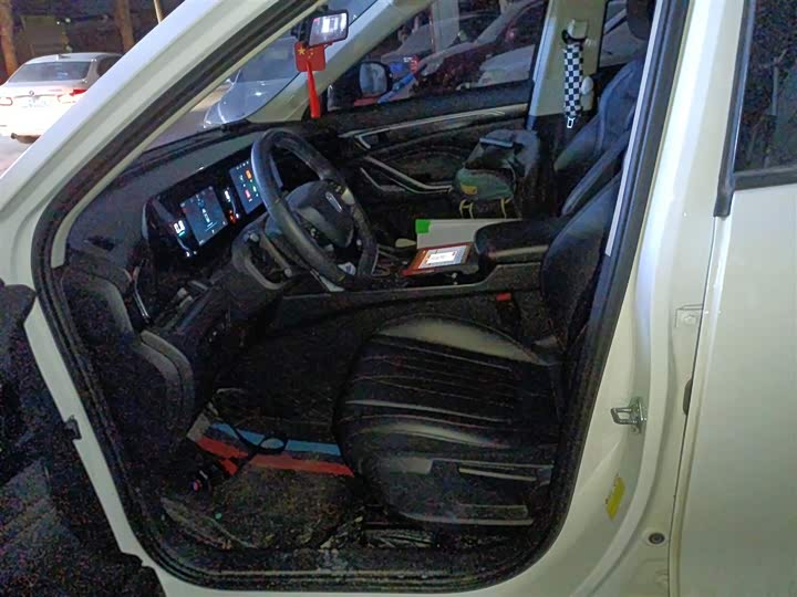 Фото 7 - Bestune T55