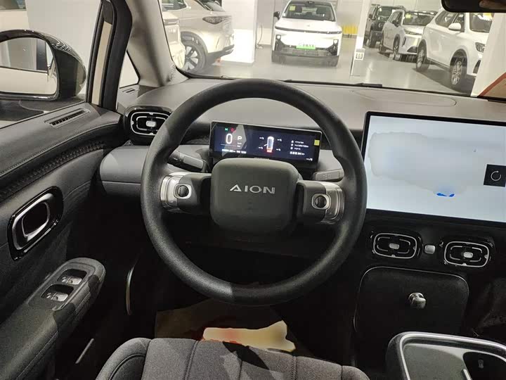 Фото 3 - GAC Aion UT