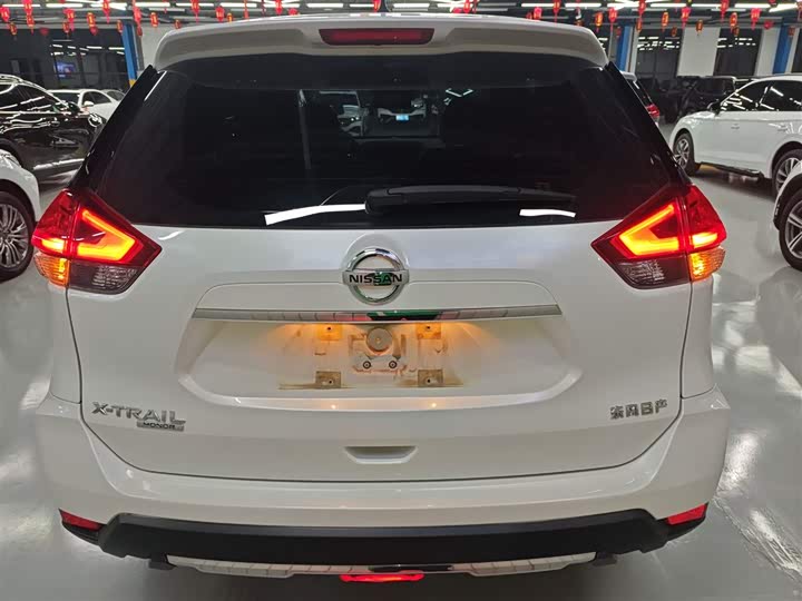 Фото 6 - Nissan X-Trail