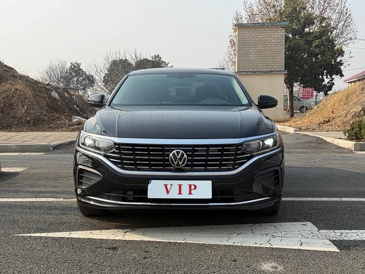 Фото 2 - Volkswagen Passat