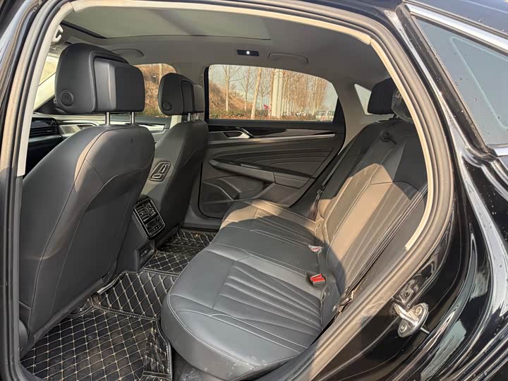 Фото 5 - Volkswagen Passat