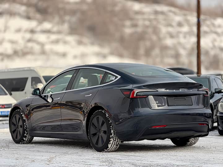 Фото 7 - Tesla Model 3