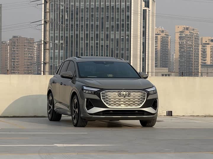 Фото 2 - Audi Q4 e-tron