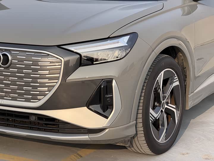 Фото 4 - Audi Q4 e-tron