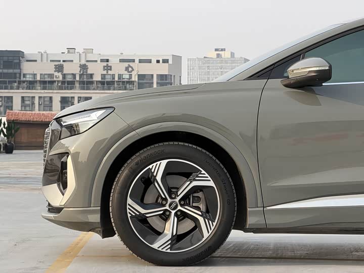 Фото 6 - Audi Q4 e-tron