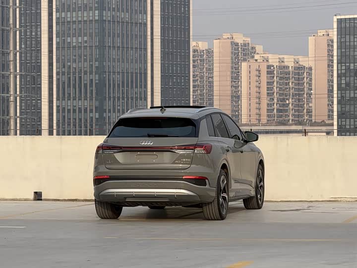 Фото 8 - Audi Q4 e-tron