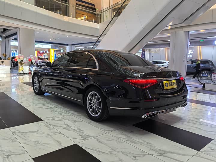 Фото 9 - Mercedes-Benz S-Class