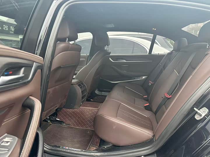 Фото 2 - BMW 5 Series