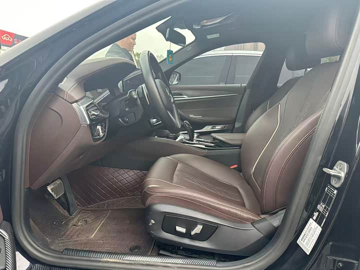 Фото 3 - BMW 5 Series