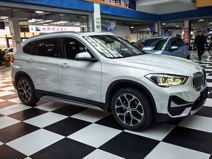 Фото 3 - BMW X1
