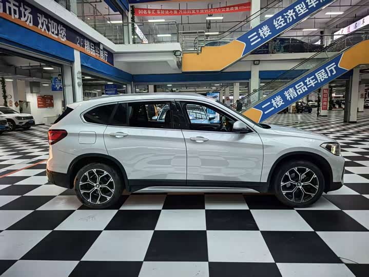 Фото 4 - BMW X1