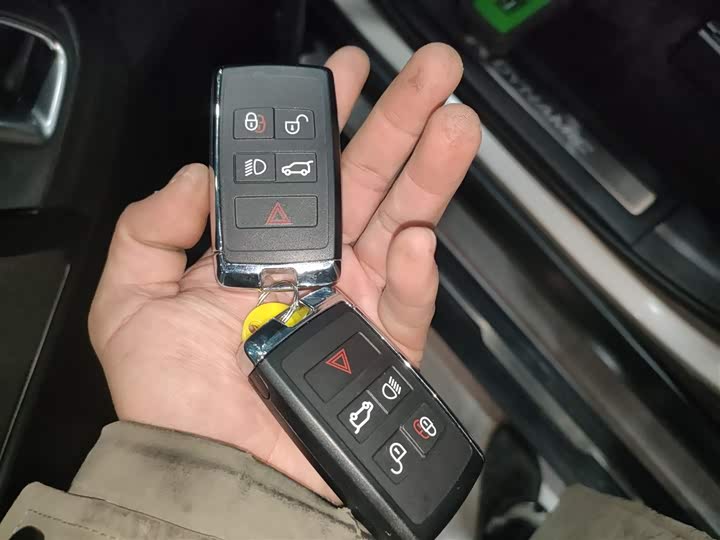 Фото 9 - Land Rover Discovery