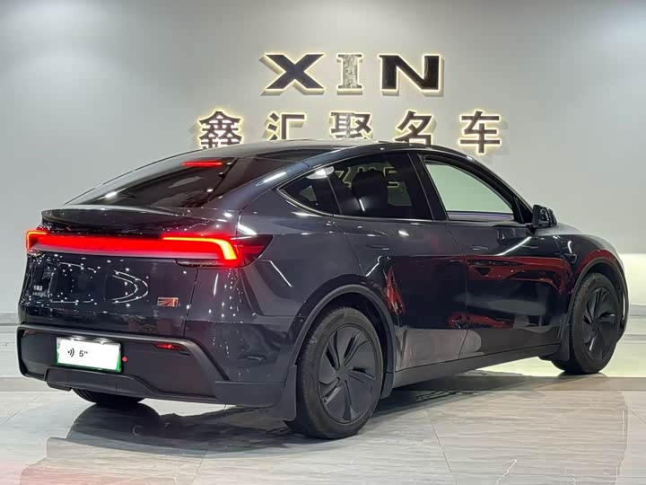 Фото 4 - Tesla Model Y