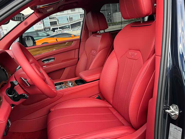 Фото 8 - Bentley Bentayga