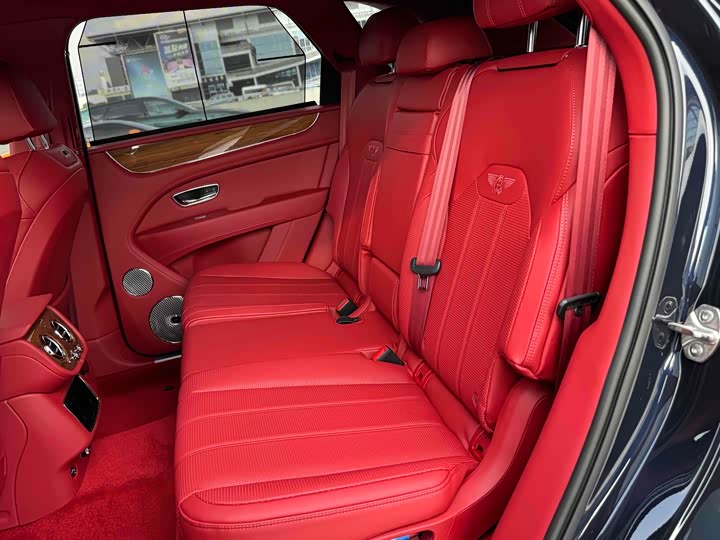 Фото 9 - Bentley Bentayga