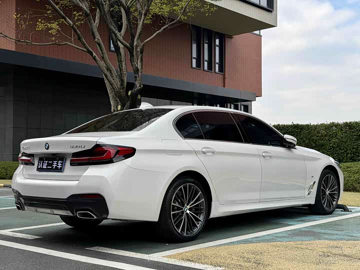 Фото 5 - BMW 5 Series