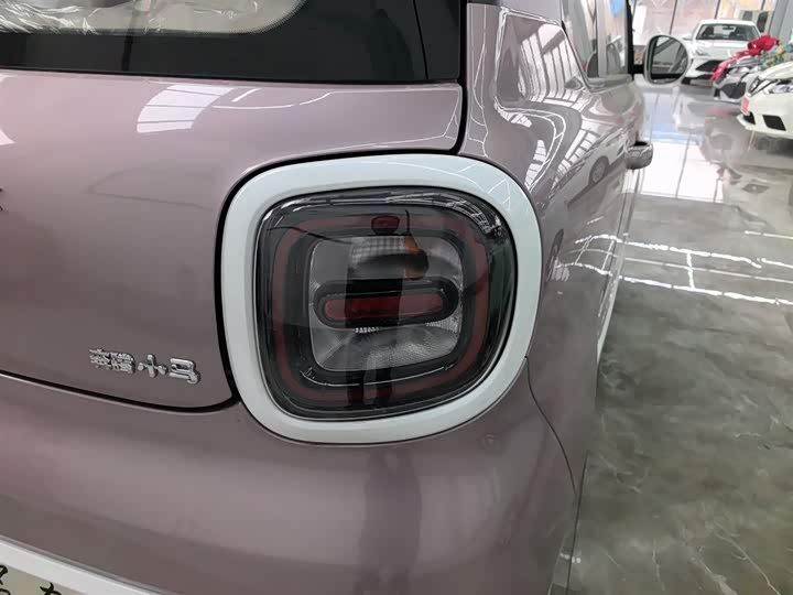 Фото 8 - Bestune Pony