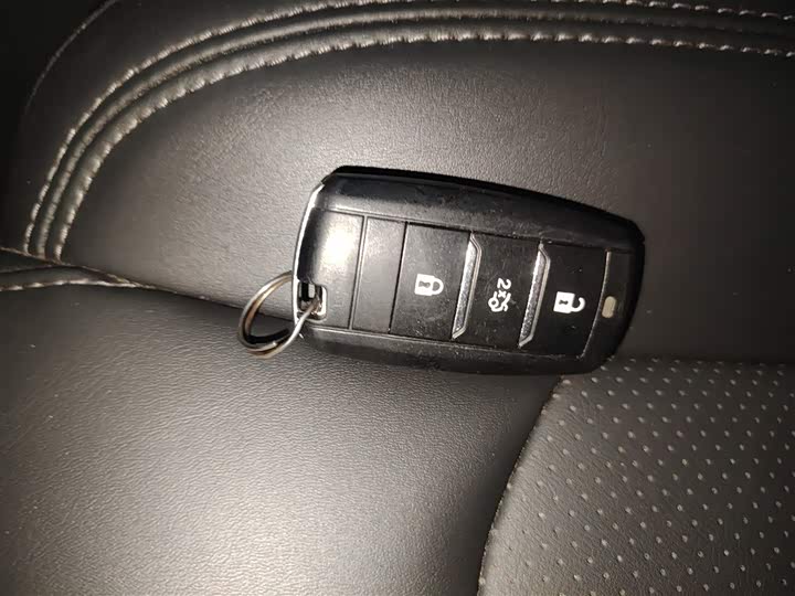 Фото 9 - Changan CS75