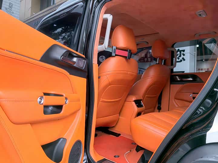 Фото 9 - Tank 300