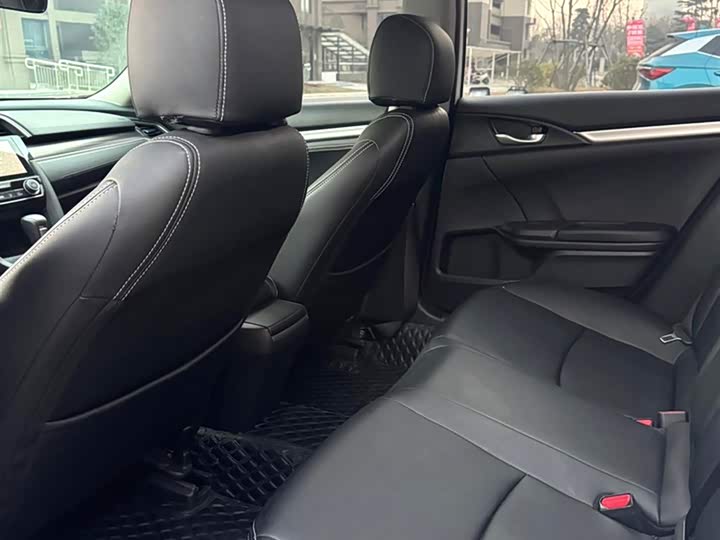 Фото 9 - Honda Civic