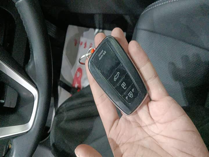 Фото 9 - Toyota Wildlander