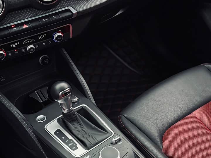 Фото 3 - Audi Q2L