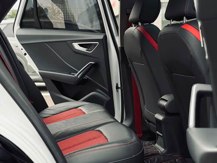 Фото 6 - Audi Q2L