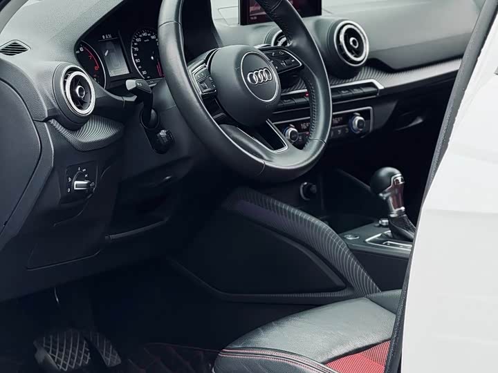 Фото 9 - Audi Q2L