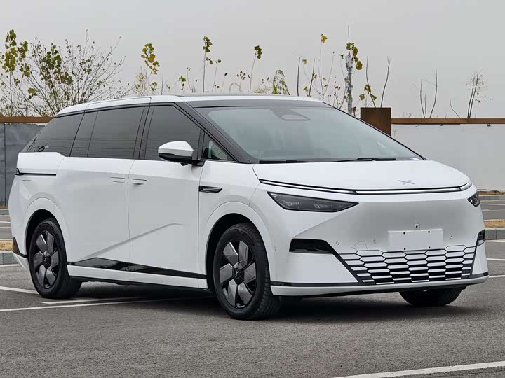 Фото 4 - XPeng X9