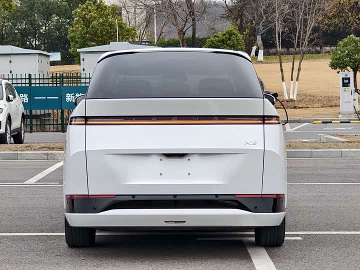 Фото 7 - XPeng X9