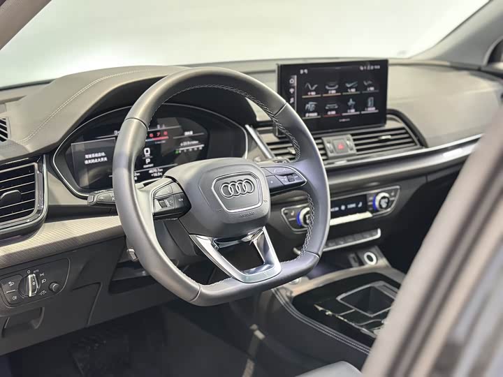 Фото 6 - Audi Q5L