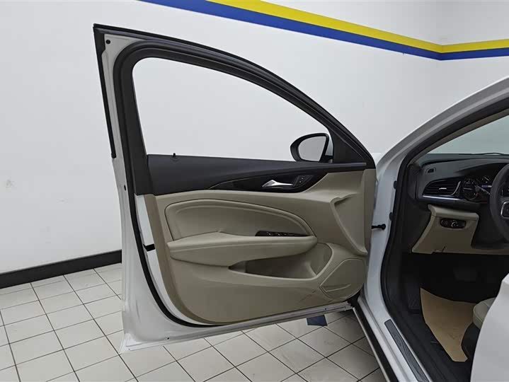 Фото 7 - Buick Regal