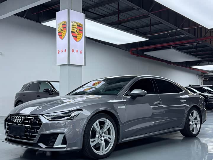 Фото 1 - Audi A7L