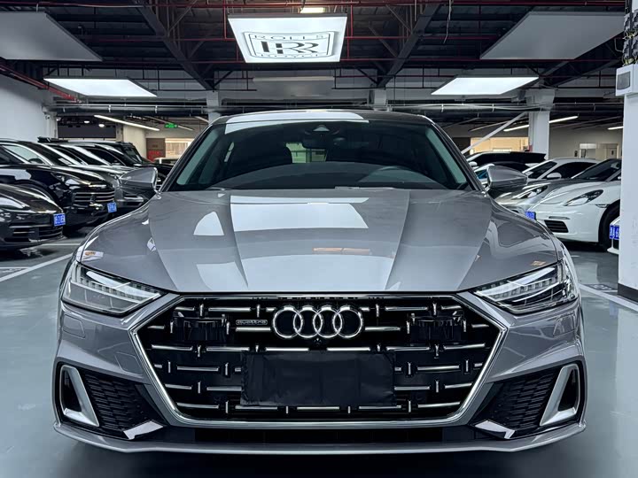 Фото 2 - Audi A7L